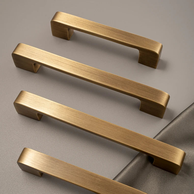 Valen Aged Brass Handle