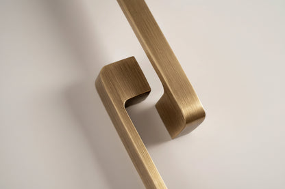 Valen Aged Brass Handle
