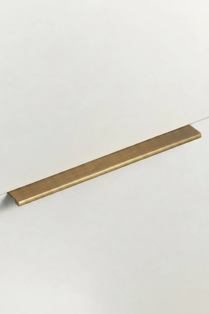 Rune Lip Pull